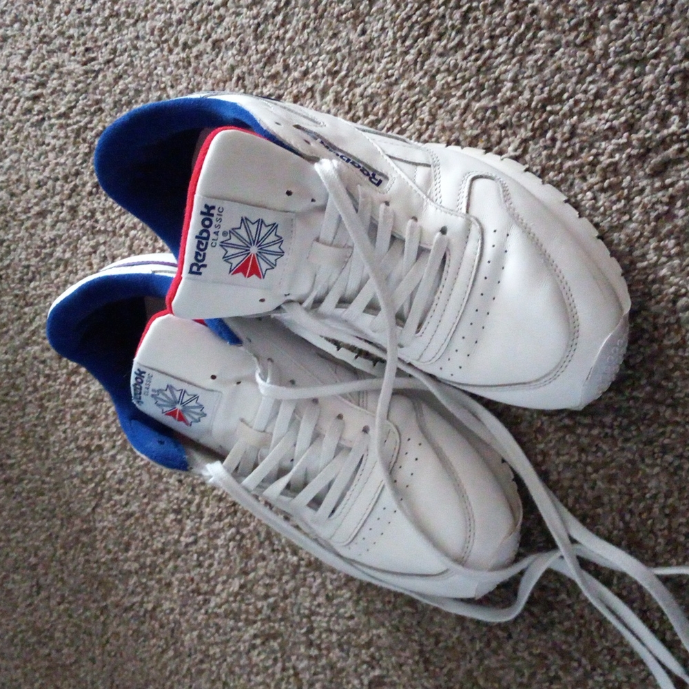 Reebok classic white and blue 10 1/2